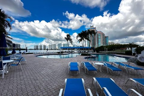 Condo in Aventura, Florida, 2 bedrooms  № 1236306 - photo 6