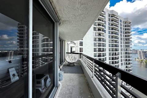 Condominio en venta en Aventura, Florida, 2 dormitorios, 126.44 m2 № 1236306 - foto 9