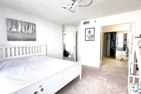 Condo in Aventura, Florida, 2 bedrooms  № 1236306 - photo 24