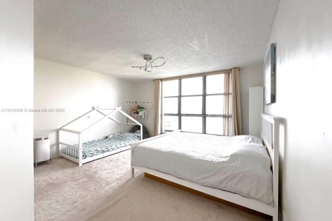 Condo in Aventura, Florida, 2 bedrooms  № 1236306 - photo 23