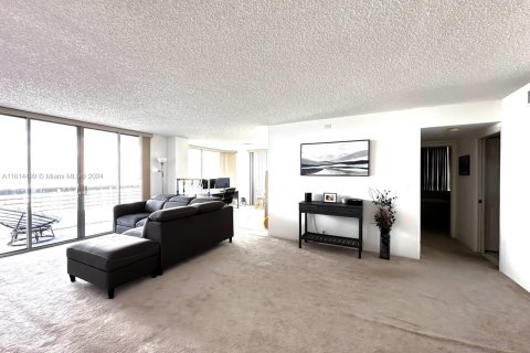 Condo in Aventura, Florida, 2 bedrooms  № 1236306 - photo 13