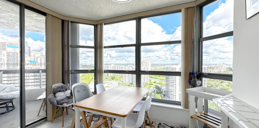 Condo in Aventura, Florida, 2 bedrooms  № 1236306