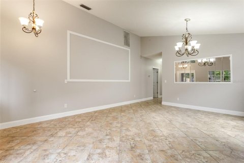 House in Tampa, Florida 4 bedrooms, 221.57 sq.m. № 1131267 - photo 5
