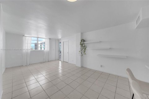 Copropriété à vendre à North Miami Beach, Floride: 2 chambres, 66.7 m2 № 1353740 - photo 10