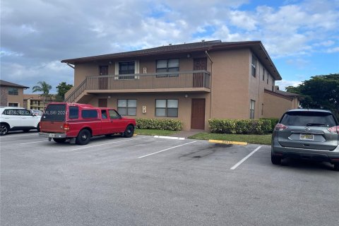 Condominio en venta en Sunrise, Florida, 1 dormitorio, 51.1 m2 № 1353734 - foto 3