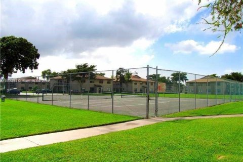 Condo in Sunrise, Florida, 1 bedroom  № 1353734 - photo 13