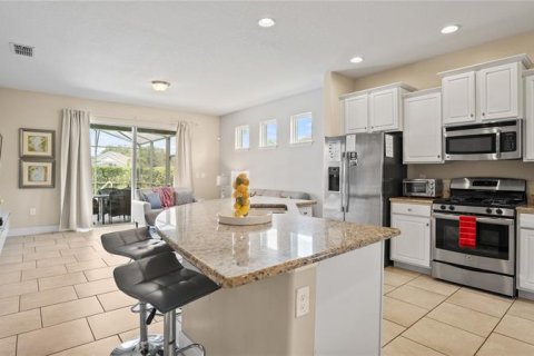 House in Davenport, Florida 5 bedrooms, 272.76 sq.m. № 230543 - photo 5