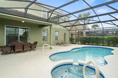 House in Davenport, Florida 5 bedrooms, 272.76 sq.m. № 230543 - photo 6