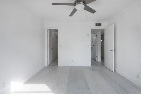 Condominio en venta en Delray Beach, Florida, 2 dormitorios, 84.26 m2 № 987316 - foto 9