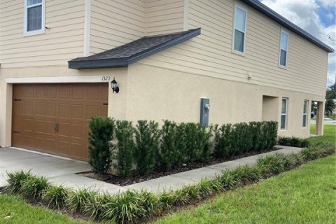 Townhouse in Tavares, Florida 3 bedrooms, 172.61 sq.m. № 1359734 - photo 2