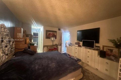 Condo in Hollywood, Florida, 1 bedroom  № 1233899 - photo 20