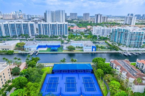 Condo in Aventura, Florida, 3 bedrooms  № 1233898 - photo 17