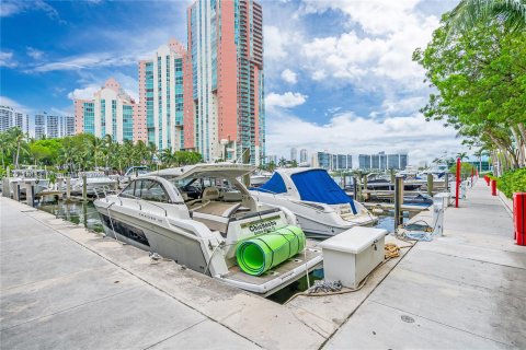 Condominio en venta en Aventura, Florida, 3 dormitorios, 160.72 m2 № 1233898 - foto 30