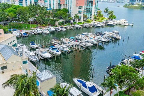 Condo in Aventura, Florida, 3 bedrooms  № 1233898 - photo 22