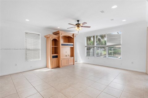 House in Miramar, Florida 6 bedrooms, 296.54 sq.m. № 1380578 - photo 23