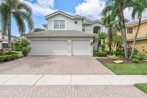 House in Miramar, Florida 6 bedrooms, 296.54 sq.m. № 1380578 - photo 1