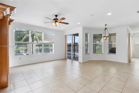 House in Miramar, Florida 6 bedrooms, 296.54 sq.m. № 1380578 - photo 22