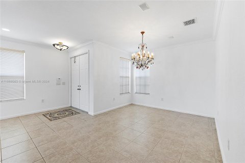 House in Miramar, Florida 6 bedrooms, 296.54 sq.m. № 1380578 - photo 11