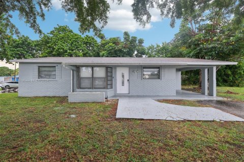 Casa en venta en Margate, Florida, 3 dormitorios, 163.32 m2 № 1380619 - foto 1