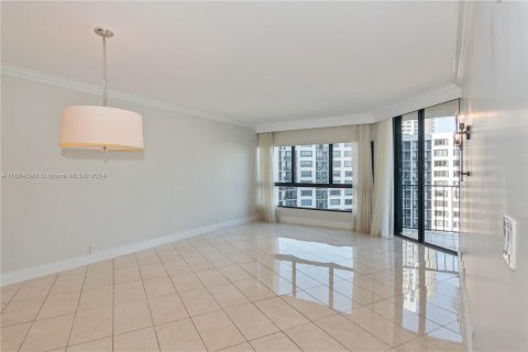 Condo in Miami, Florida, 2 bedrooms  № 1380621 - photo 8