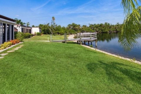 Villa ou maison à vendre à Punta Gorda, Floride: 3 chambres, 232.26 m2 № 622819 - photo 4