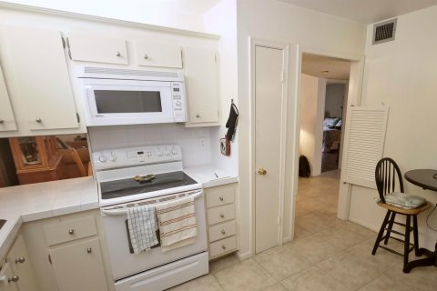 Condo in Lauderhill, Florida, 1 bedroom  № 945217 - photo 12