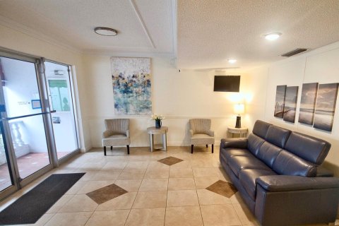 Condo in Lauderhill, Florida, 1 bedroom  № 945217 - photo 21