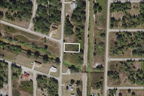 Terreno en venta en Punta Gorda, Florida № 821739 - foto 5