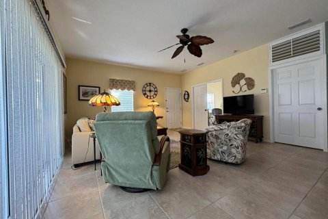 Duplex in Punta Gorda, Florida 2 bedrooms, 172.05 sq.m. № 1273607 - photo 24