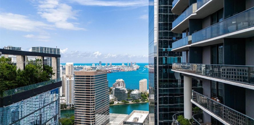 Condominio en Miami, Florida, 1 dormitorio  № 1439697