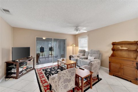 Condominio en venta en Sun City Center, Florida, 2 dormitorios, 99.68 m2 № 1385179 - foto 12