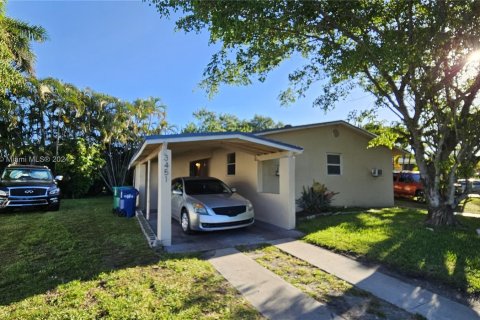 Casa en venta en Lauderhill, Florida, 3 dormitorios, 101.45 m2 № 1120849 - foto 2