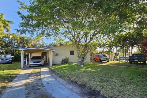 Villa ou maison à vendre à Lauderhill, Floride: 3 chambres, 101.45 m2 № 1120849 - photo 1