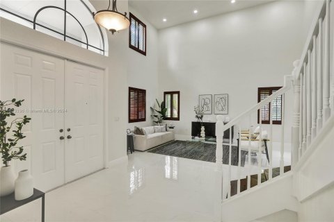 Casa en venta en Cutler Bay, Florida, 5 dormitorios, 366.5 m2 № 1270065 - foto 9