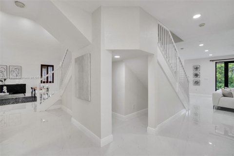 Villa ou maison à vendre à Cutler Bay, Floride: 5 chambres, 366.5 m2 № 1270065 - photo 22