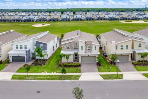 Casa en venta en Davenport, Florida, 9 dormitorios, 363.81 m2 № 1379526 - foto 2