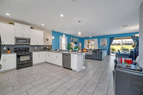 Casa en venta en Davenport, Florida, 9 dormitorios, 363.81 m2 № 1379526 - foto 5