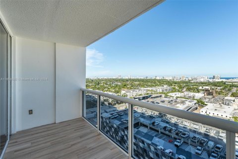 Condo in Miami Beach, Florida, 1 bedroom  № 1388364 - photo 27