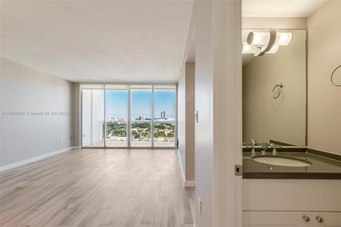 Condominio en venta en Miami Beach, Florida, 1 dormitorio, 76.18 m2 № 1388364 - foto 10