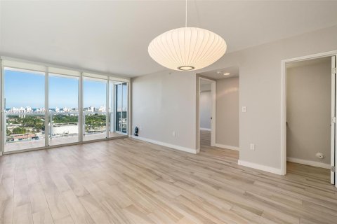 Condo in Miami Beach, Florida, 1 bedroom  № 1388364 - photo 9