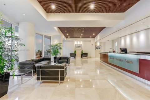 Condo in Miami Beach, Florida, 1 bedroom  № 1388364 - photo 25