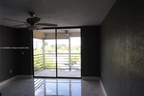 Condominio en venta en Pembroke Pines, Florida, 2 dormitorios, 91.04 m2 № 1388340 - foto 23