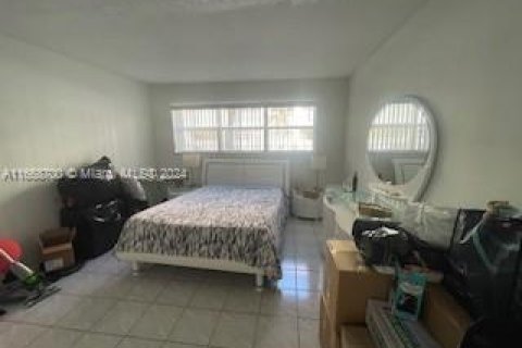 Condo in Hallandale Beach, Florida, 1 bedroom  № 1388329 - photo 5