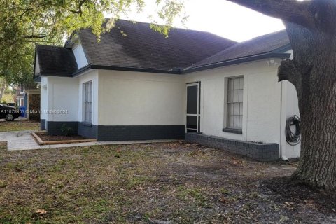 Villa ou maison à vendre à Tampa, Floride: 3 chambres № 1404602 - photo 2