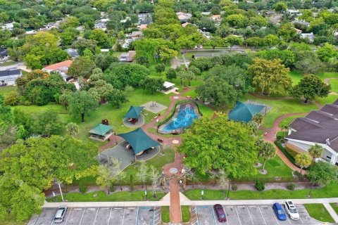 Villa ou maison à vendre à Plantation, Floride: 4 chambres, 218.23 m2 № 1100270 - photo 3