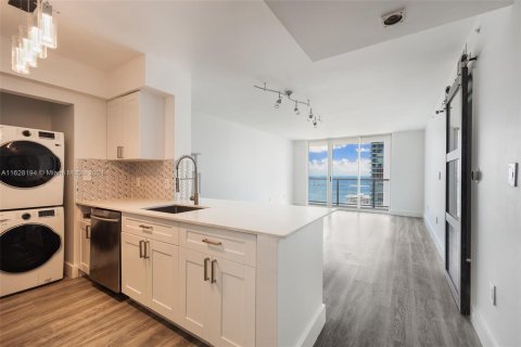 Condo in Miami, Florida, 1 bedroom  № 1282837 - photo 3