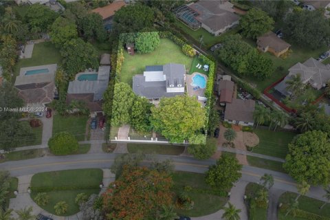 Villa ou maison à vendre à Miami Springs, Floride: 5 chambres, 333.33 m2 № 1282884 - photo 5