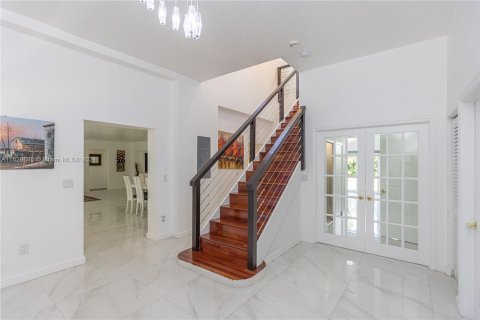 House in Miami Springs, Florida 5 bedrooms, 333.33 sq.m. № 1282884 - photo 30