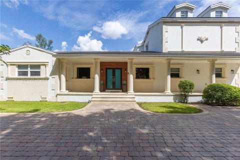 Casa en venta en Miami Springs, Florida, 5 dormitorios, 333.33 m2 № 1282884 - foto 11