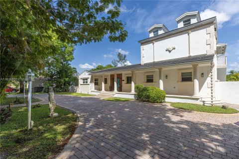 Casa en venta en Miami Springs, Florida, 5 dormitorios, 333.33 m2 № 1282884 - foto 12